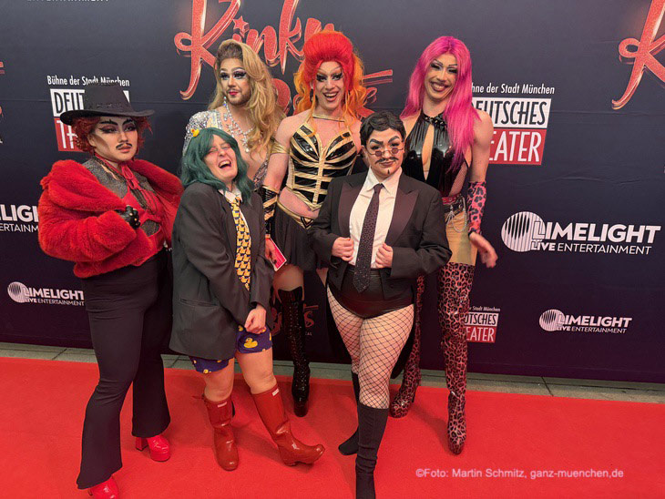   Red Carpet vor der Premiere von Kinky Boots im Deutschen Theater am 29.10.2025 (@Foto: Martin Schmitz) 